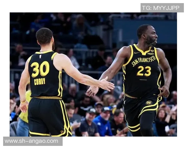 金州勇士队主场迎战印第安纳步行者，库里对决哈利伯顿冲击主场连胜纪录