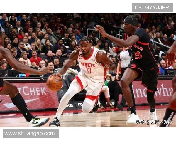火箭双塔战术存隐患：内线阵容调整迫在眉睫，老将单独带队优势显著破解进攻空间阻塞与防守移动迟缓困局